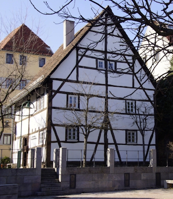 Firstsäulenhaus